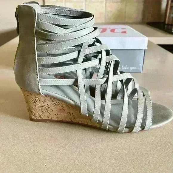 New Journey  & Crew Twyla Wedge Sandal, size 8.5 - Picture 6 of 6